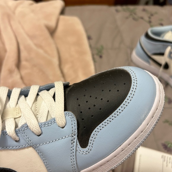 Jordan 1 Mid Ice Blue (2022) (GS) - Picture 6 of 12